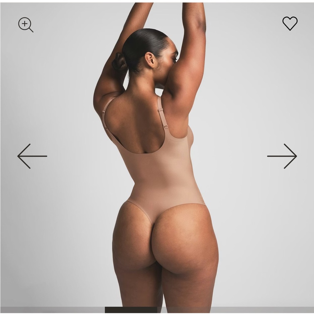 skims Body core shaping Plunge thong bodysuit in clay nwot medium - Picture 3 of 3